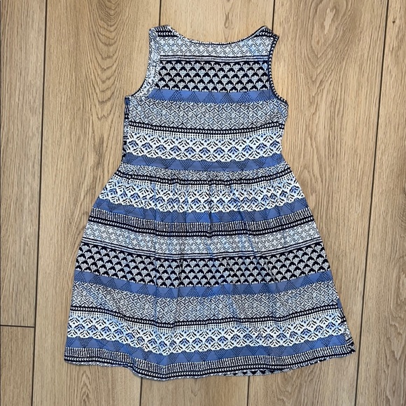 🛍️ 3 for $20 🛍️ - NWOT - H&M Kids Dress with Blue and Black Geometric Design - Picture 3 of 5